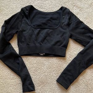 amazon - small - black - long sleeve crop
